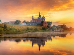 Cerkiew, Mgła, Zachód słońca, Rzeka Wołchow, Rosja, Wieś Stara Ładoga